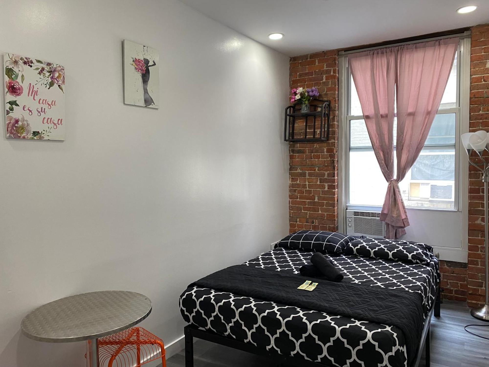Quarto Duplo Standard com Banheiro Compartilhado